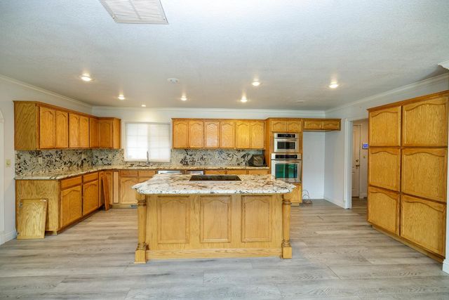 1912 Kendall Ave, Modesto, CA 95355