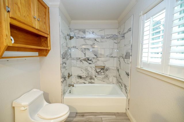 1912 Kendall Ave, Modesto, CA 95355