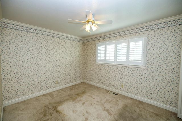 1912 Kendall Ave, Modesto, CA 95355