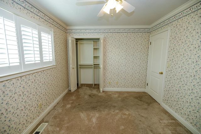 1912 Kendall Ave, Modesto, CA 95355