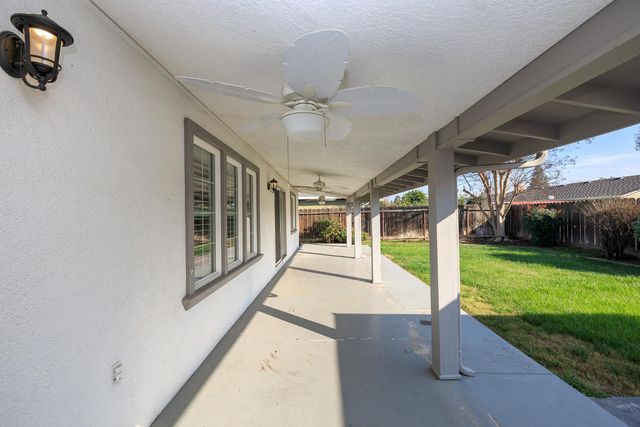 1912 Kendall Ave, Modesto, CA 95355