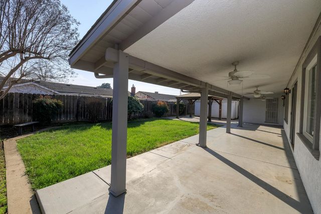 1912 Kendall Ave, Modesto, CA 95355