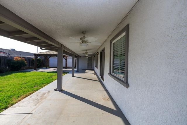 1912 Kendall Ave, Modesto, CA 95355