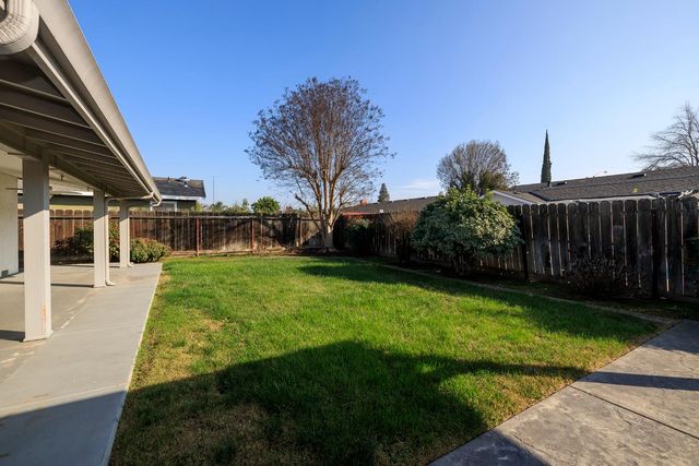 1912 Kendall Ave, Modesto, CA 95355