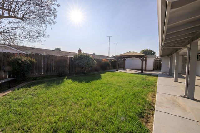 1912 Kendall Ave, Modesto, CA 95355