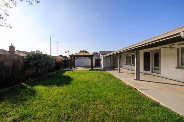 1912 Kendall Ave, Modesto, CA 95355