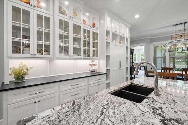 902 Waters Edge Drive, Corsicana, TX 75109