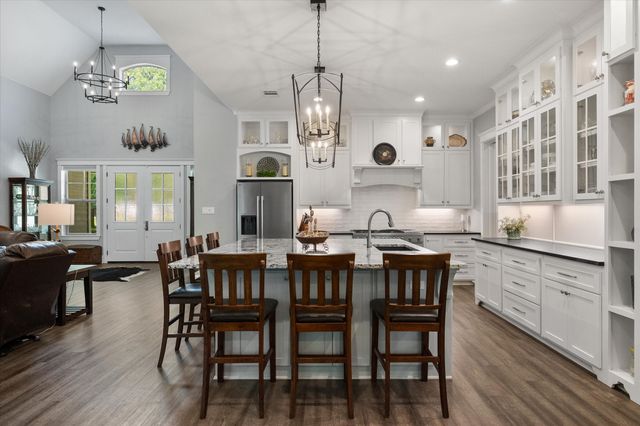 902 Waters Edge Drive, Corsicana, TX 75109
