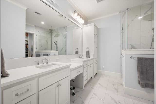 902 Waters Edge Drive, Corsicana, TX 75109