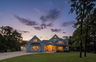 902 Waters Edge Drive, Corsicana, TX 75109