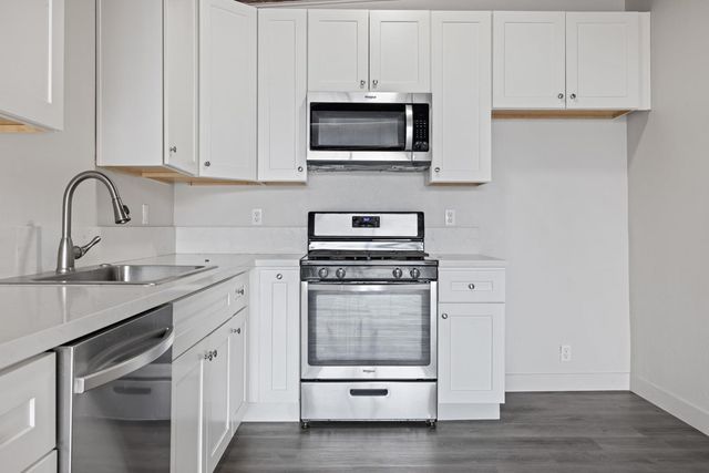 2023 Ellis St, Modesto, CA 95354