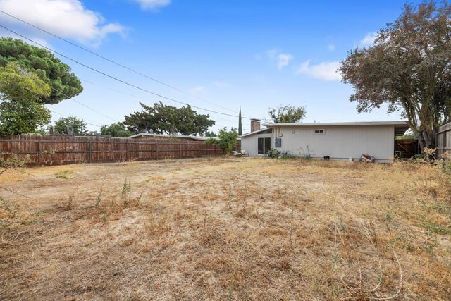 2023 Ellis St, Modesto, CA 95354