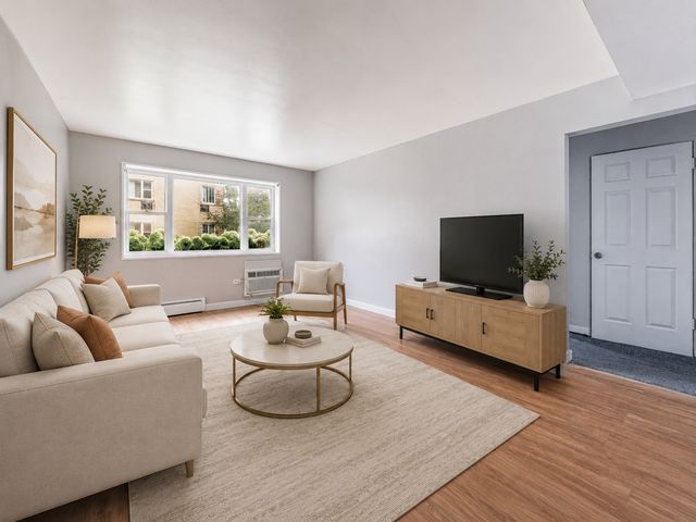 2123 Howard Street 1H, Evanston, IL 60202