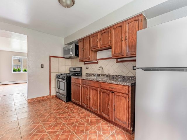 2123 Howard Street 1H, Evanston, IL 60202