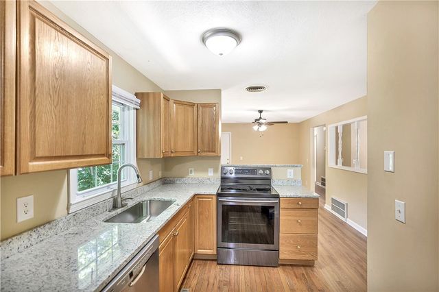 2011 Forest Drive, Seneca, SC 29672