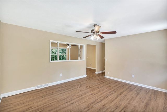 2011 Forest Drive, Seneca, SC 29672
