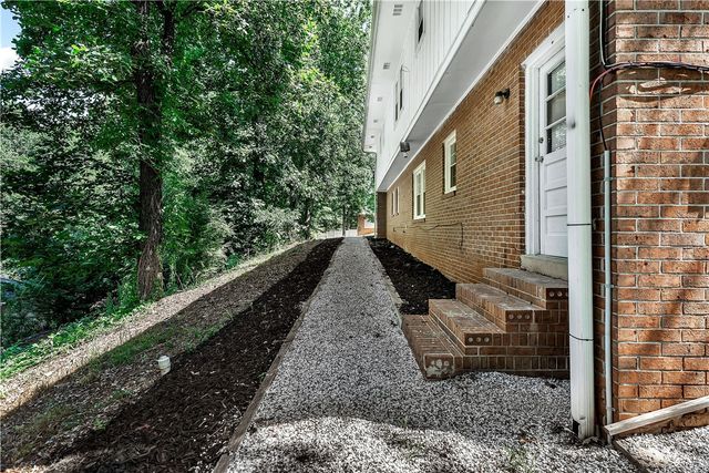 2011 Forest Drive, Seneca, SC 29672