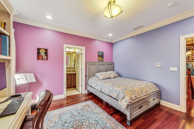 428 S Clifton Avenue, Park Ridge, IL 60068