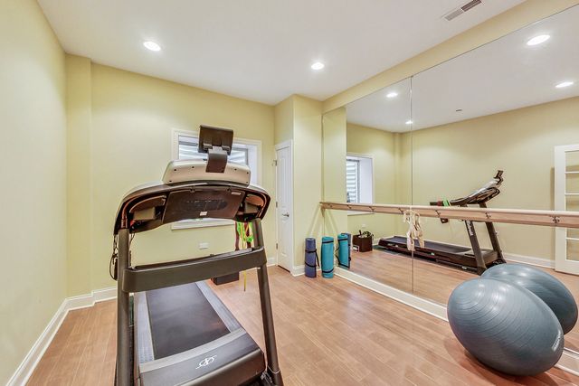 428 S Clifton Avenue, Park Ridge, IL 60068