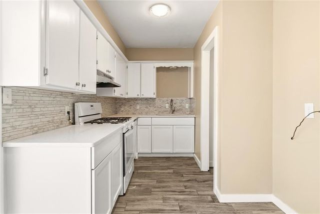 2512 Yorkshire Avenue, Moore, OK 73160