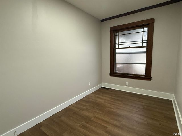 112 E GIFT Avenue, Peoria, IL 61603