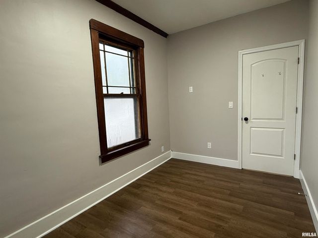 112 E GIFT Avenue, Peoria, IL 61603