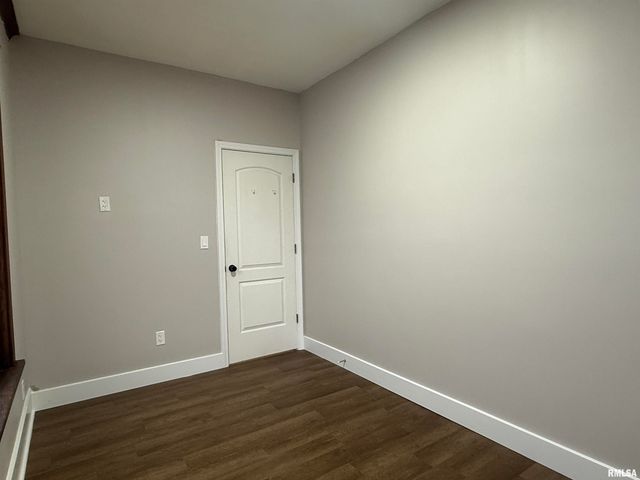 112 E GIFT Avenue, Peoria, IL 61603