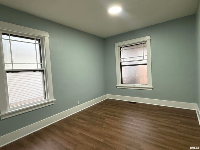 112 E GIFT Avenue, Peoria, IL 61603