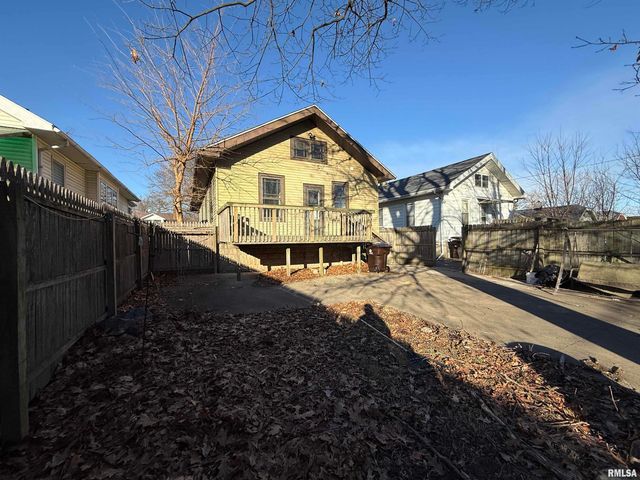 112 E GIFT Avenue, Peoria, IL 61603