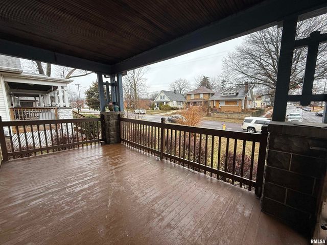 112 E GIFT Avenue, Peoria, IL 61603