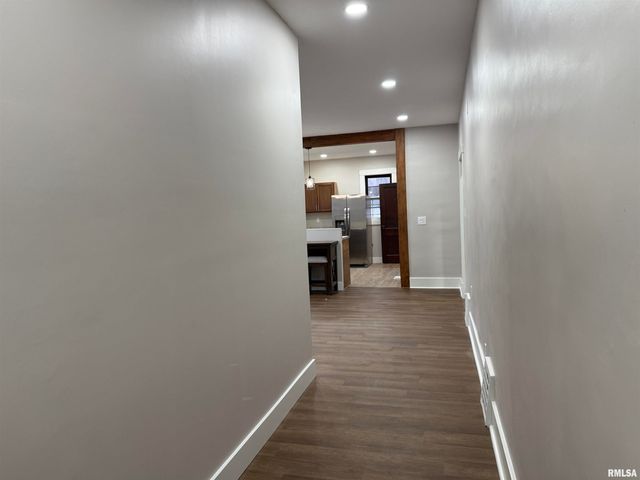 112 E GIFT Avenue, Peoria, IL 61603