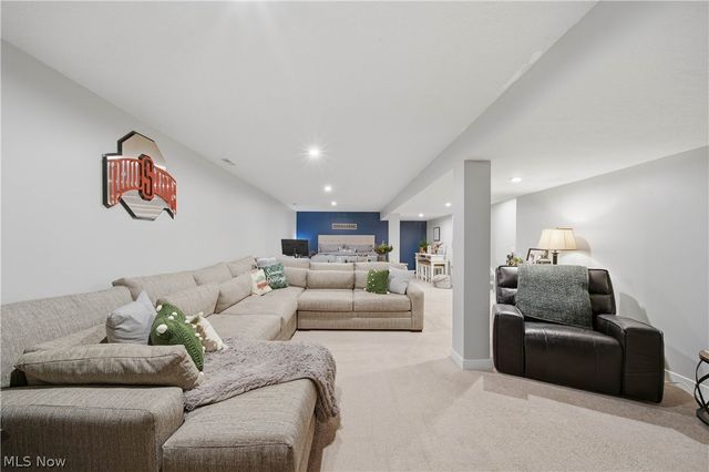 3345 Sandgate Street NW, North Canton, OH 44720