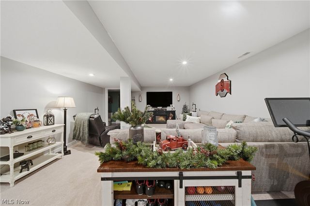 3345 Sandgate Street NW, North Canton, OH 44720