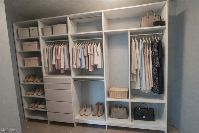 16480 W Heather Lane 304, Middleburg Heights, OH 44130