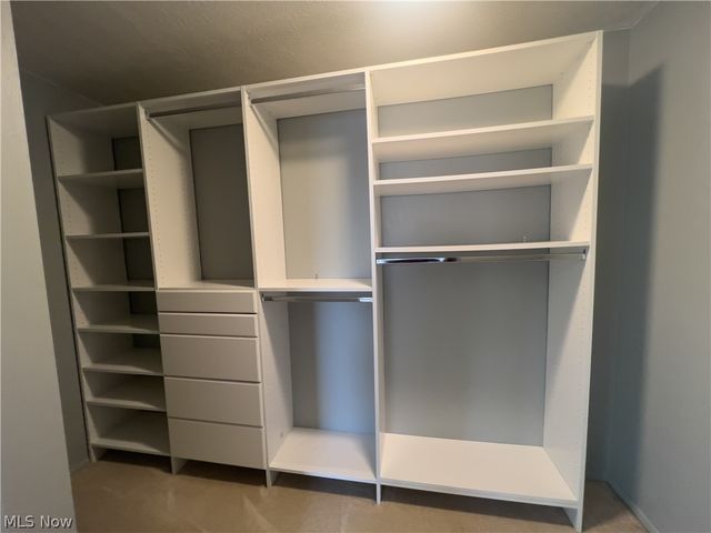 16480 W Heather Lane 304, Middleburg Heights, OH 44130