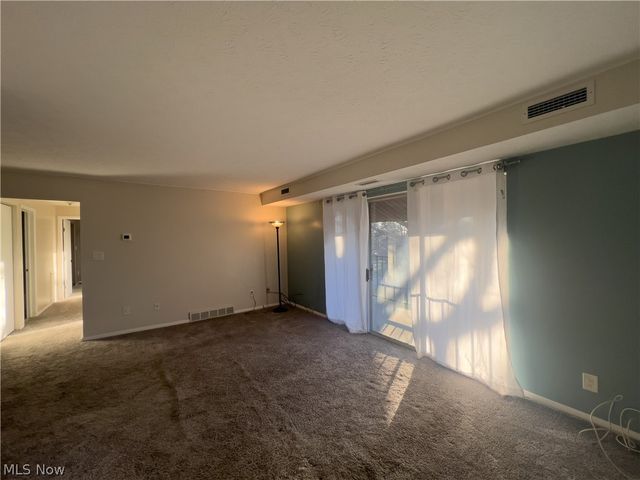 16480 W Heather Lane 304, Middleburg Heights, OH 44130