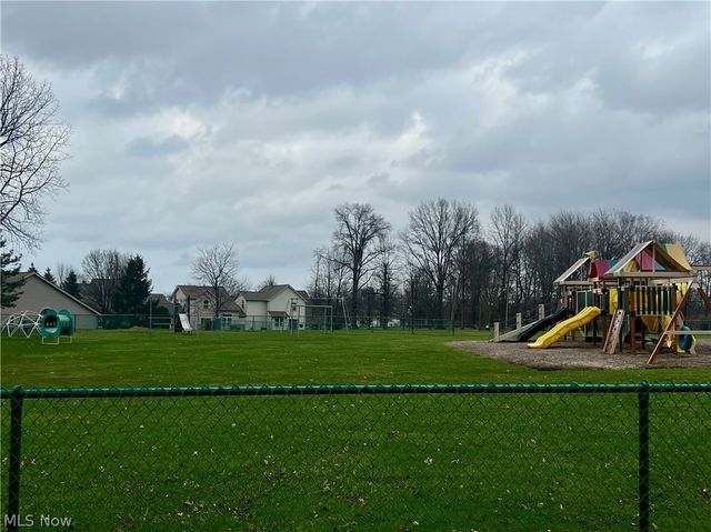 16480 W Heather Lane 304, Middleburg Heights, OH 44130