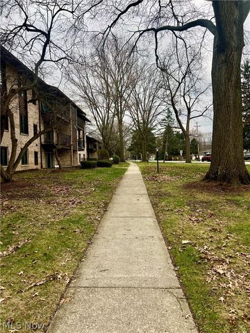 16480 W Heather Lane 304, Middleburg Heights, OH 44130