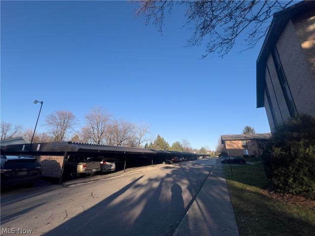 16480 W Heather Lane 304, Middleburg Heights, OH 44130