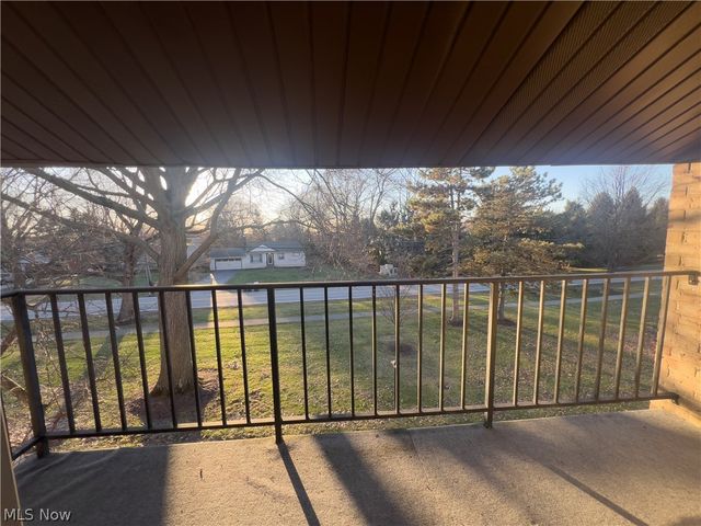 16480 W Heather Lane 304, Middleburg Heights, OH 44130