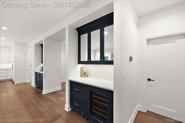 4740 W Wickford, Bloomfield Hills, MI 48302