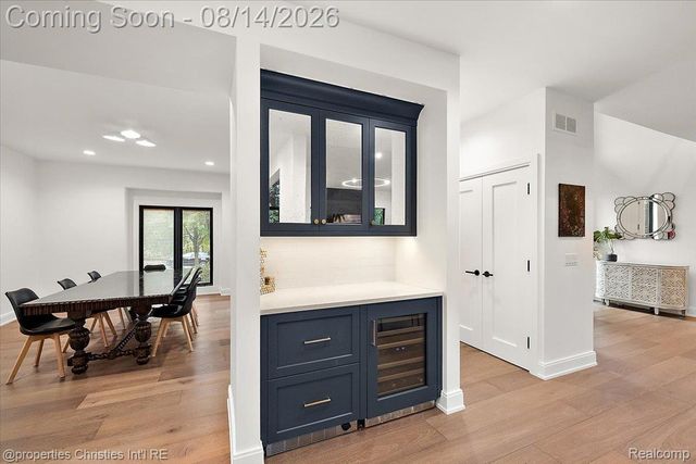 4740 W Wickford, Bloomfield Hills, MI 48302