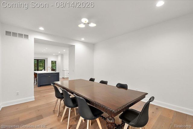 4740 W Wickford, Bloomfield Hills, MI 48302