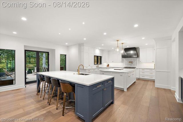 4740 W Wickford, Bloomfield Hills, MI 48302