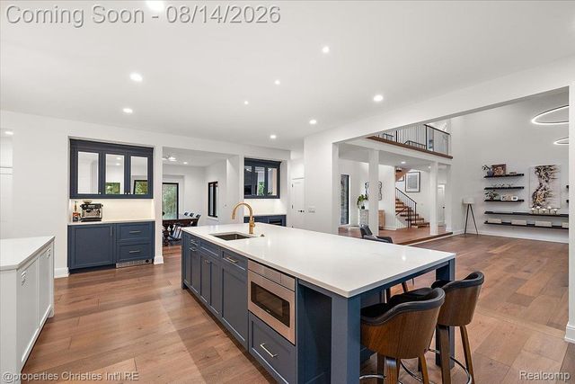 4740 W Wickford, Bloomfield Hills, MI 48302