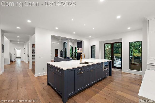 4740 W Wickford, Bloomfield Hills, MI 48302