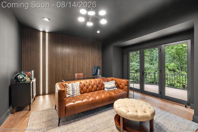 4740 W Wickford, Bloomfield Hills, MI 48302