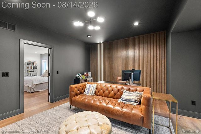 4740 W Wickford, Bloomfield Hills, MI 48302