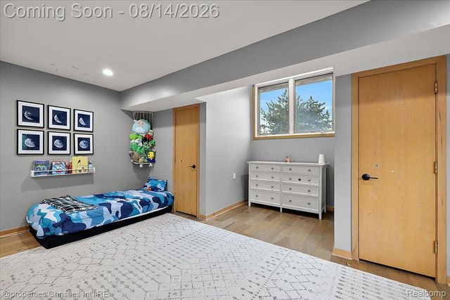 4740 W Wickford, Bloomfield Hills, MI 48302