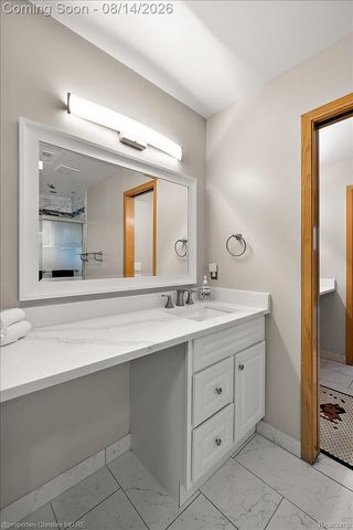 4740 W Wickford, Bloomfield Hills, MI 48302